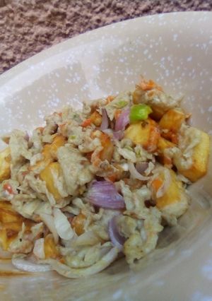 Soyayyen dankali da kwai ainihin hoton girkin