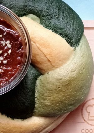 Foto di Pane intrecciato all'alga spirulina