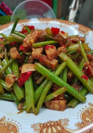 Foto resep Tumis batang daun bawang