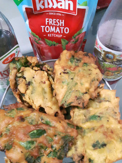 पालक पनीर पकौड़ा (Palak Paneer Pakoda recipe in Hindi) रेसिपी मुख्य फोटो