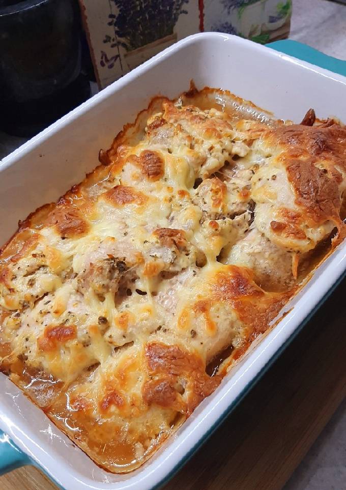 Куряче філе з сиром в духовці