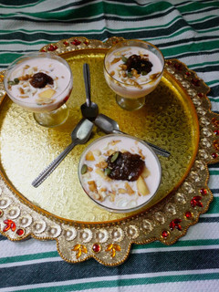 A picture of Strawberry fruit custard with dates flavour.