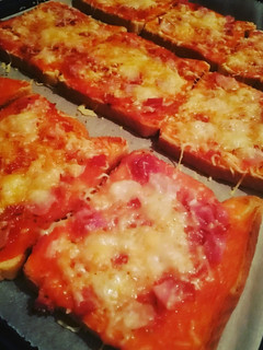 Una foto de Minipizzas con pan de molde