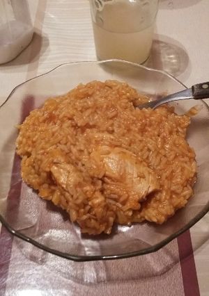 Una foto de Guiso de arroz con pollo