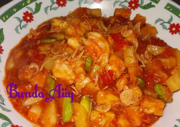 Utang dipadang..π
π
 (udang kentang dimasak saos padang)