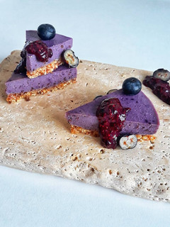 Una foto de 💜MINI-CHEESECAKE VEGANA DE ARÁNDANOS💜