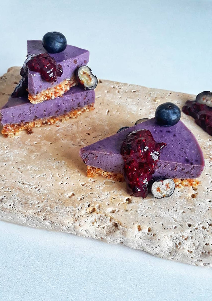 Una foto de 💜MINI-CHEESECAKE VEGANA DE ARÁNDANOS💜