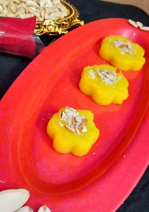 सूजी हलवा (suji halwa recipe in hindi) रेसिपी मुख्य फोटो