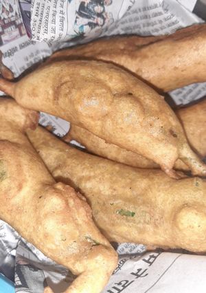मिर्ची का भजिया (mirchi ka bhajiya recipe in Hindi) रेसिपी मुख्य फोटो