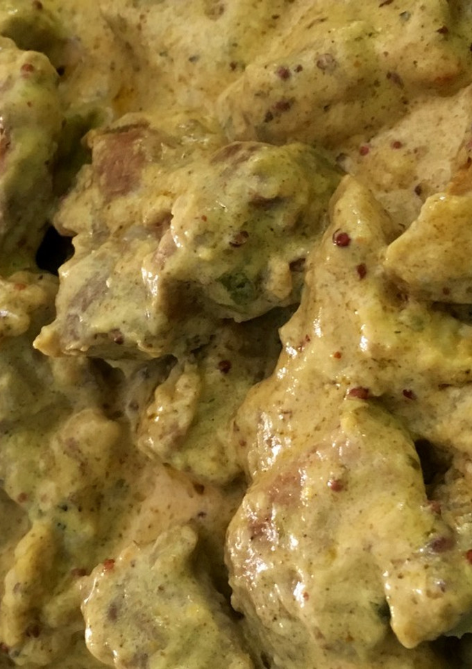 Una foto de Lomo en salsa cremosa
