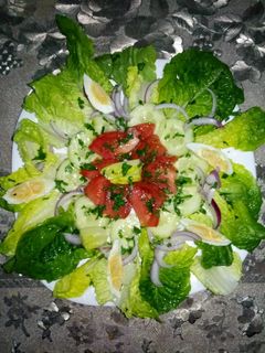 صورة لوصفة سلطة بسيطة ولذيذة