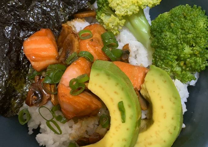 Bagaimana Membuat Teriyaki Salmon Rice Bowl Anti Gagal