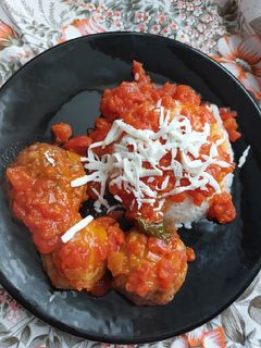 Foto di Polpette di carne tritata e ricotta al sugo
