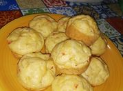 Una foto de muffin salados