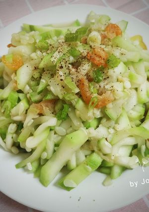Hình của món Bầu xào tôm khô.