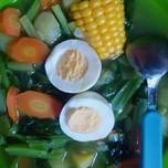 Menu 2, "makan siang" diet (sup sayur + telur rebus)