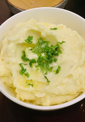 A picture of Mashed Potatoes.