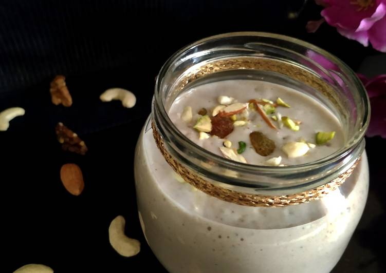 banana dates thick shake recipe main photo