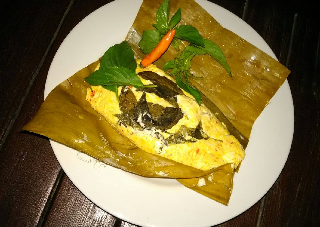 Pepes tahu kemangi pedas