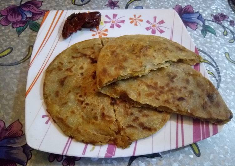 Lachcha Aloo Paratha