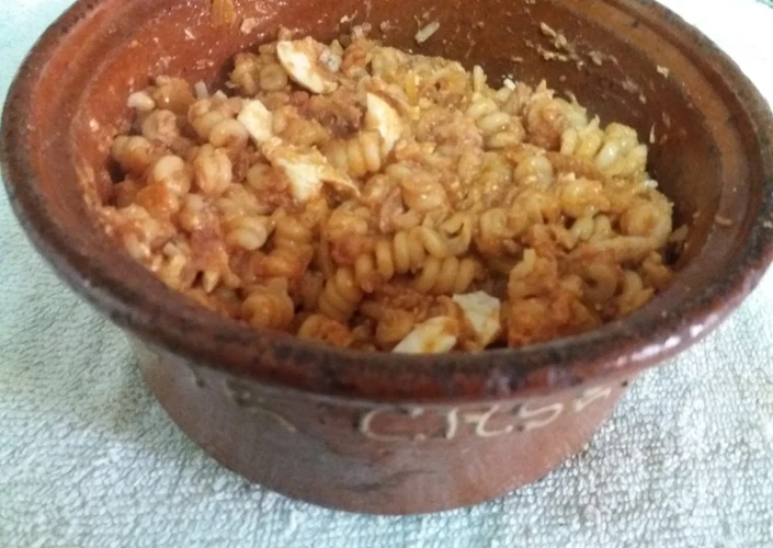 Pasos sencillos para Preparar  Pasta con atún y huevo con salsa bolonhesa