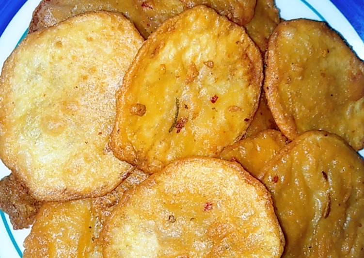 Crispy potato pakora