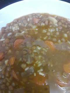 Una foto de Lentejas con verduras y arroz en olla GM