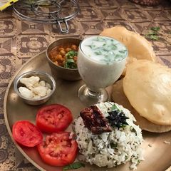 A picture of Chole bhature.