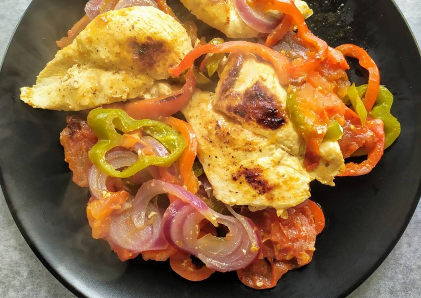 Filetes de pollo con verduras en papillote