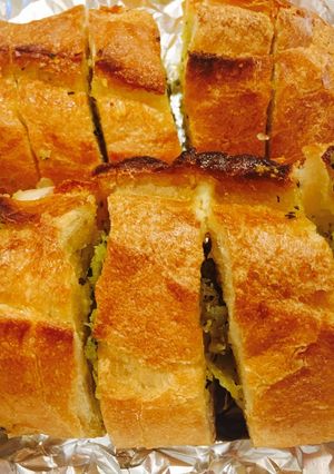 A picture of Garlic bread.