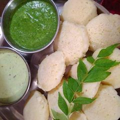 A picture of Idli.
