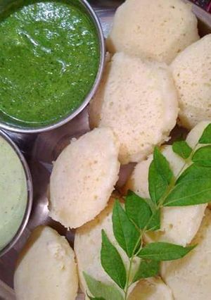 A picture of Idli.