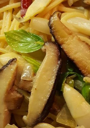 蒜味辣椒香蕈義大利麵 的食譜成品照片