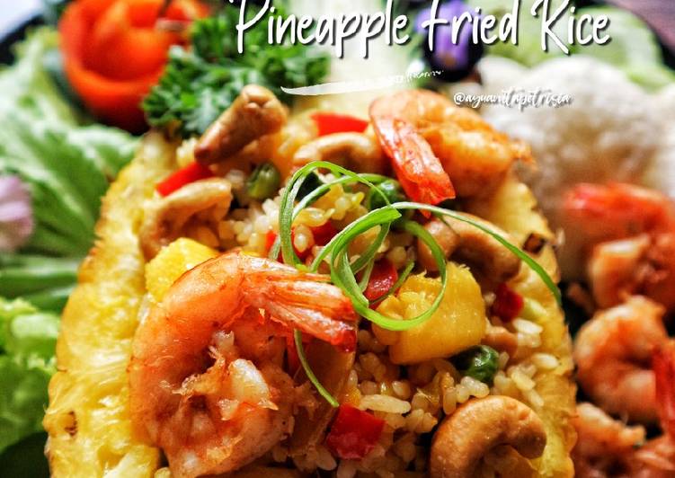 Cara Termudah Membuat Pineapple fried rice Super Lezat