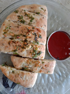 ગાર્લિક બ્રેડ(Garlic Bread Recipe in Gujarati) રેસીપી મુખ્ય ફોટો