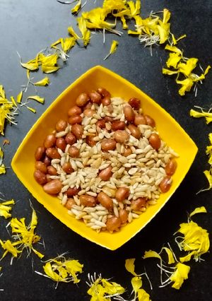 फलाहारी नमकीन(falahari namkeen recipe in hindi) रेसिपी मुख्य फोटो