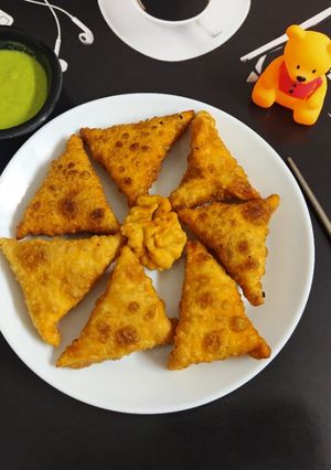 फ्राइड मोमोस (fried momos recipe in Hindi) रेसिपी मुख्य फोटो