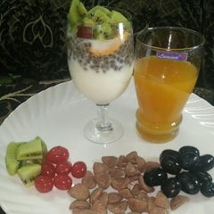 A picture of Healthy milk with oats.
