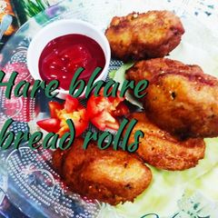 A picture of Hare bhare bread rolls.