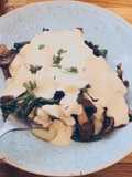 Imperdível Gnocchi com cogumelos, brócolos e molho de parmesão