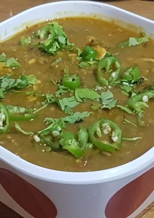 A picture of Moong ki daal gosht(chicken)#sahri.