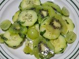 Ensalada de pepino con kiwi