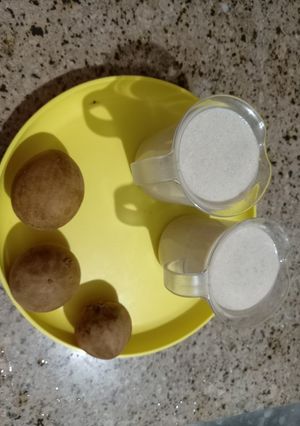 ચીકુ શેક (Chikoo Shake Recipe In Gujarati) રેસીપી મુખ્ય ફોટો