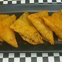 A picture of Crispy samosas.