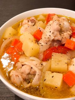 รูปของ สตูไก่นุ่มน้ำใส (สูตรเชฟโบ)