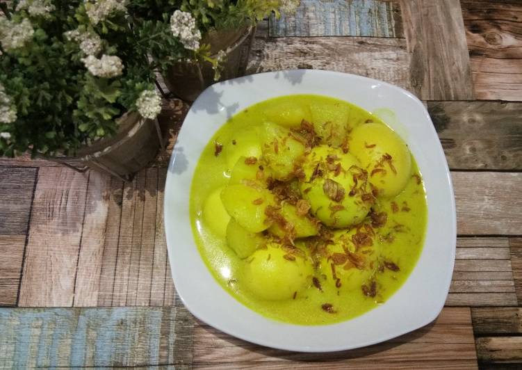  Resep  Kari  telur  dengan kentang  oleh Siswaty Elfin 