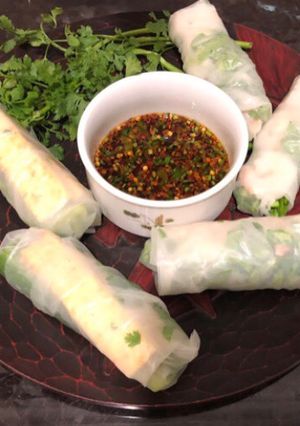 A picture of Vietnamese Rice Paper Rolls (Fresh Spring Rolls).