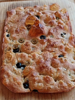 Una foto de Focaccia de aceitunas