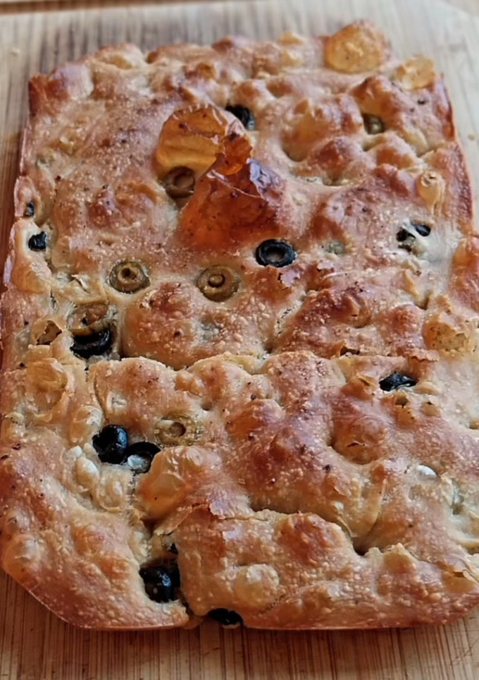 Una foto de Focaccia de aceitunas
