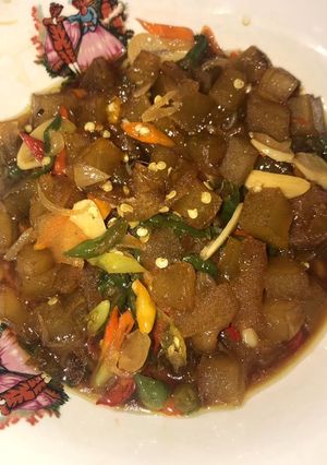 Foto resep Oseng kikil pedas simple sederhana
